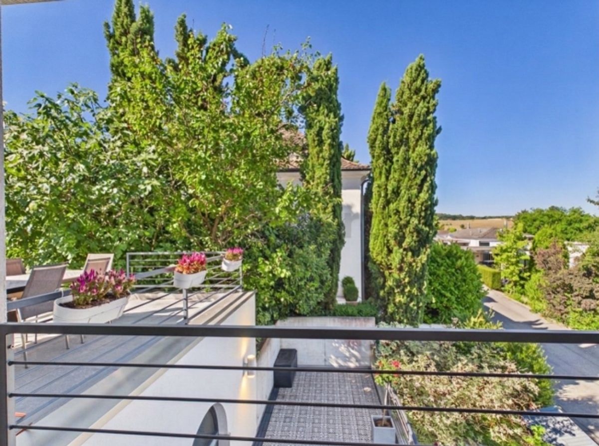 Exklusive Villa mit Hallenbad, Sauna und Garten auf dem exklusiven Wartenberg in Muttenz - 10