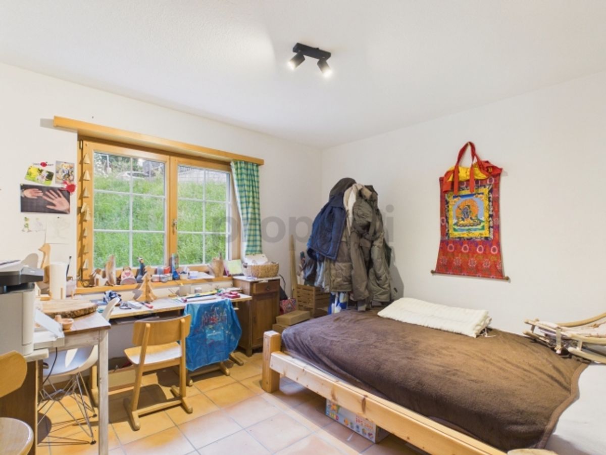 Fantastisches Einfamilienhaus mit grossem Garten und Bergblick in idyllischer Lage - 6