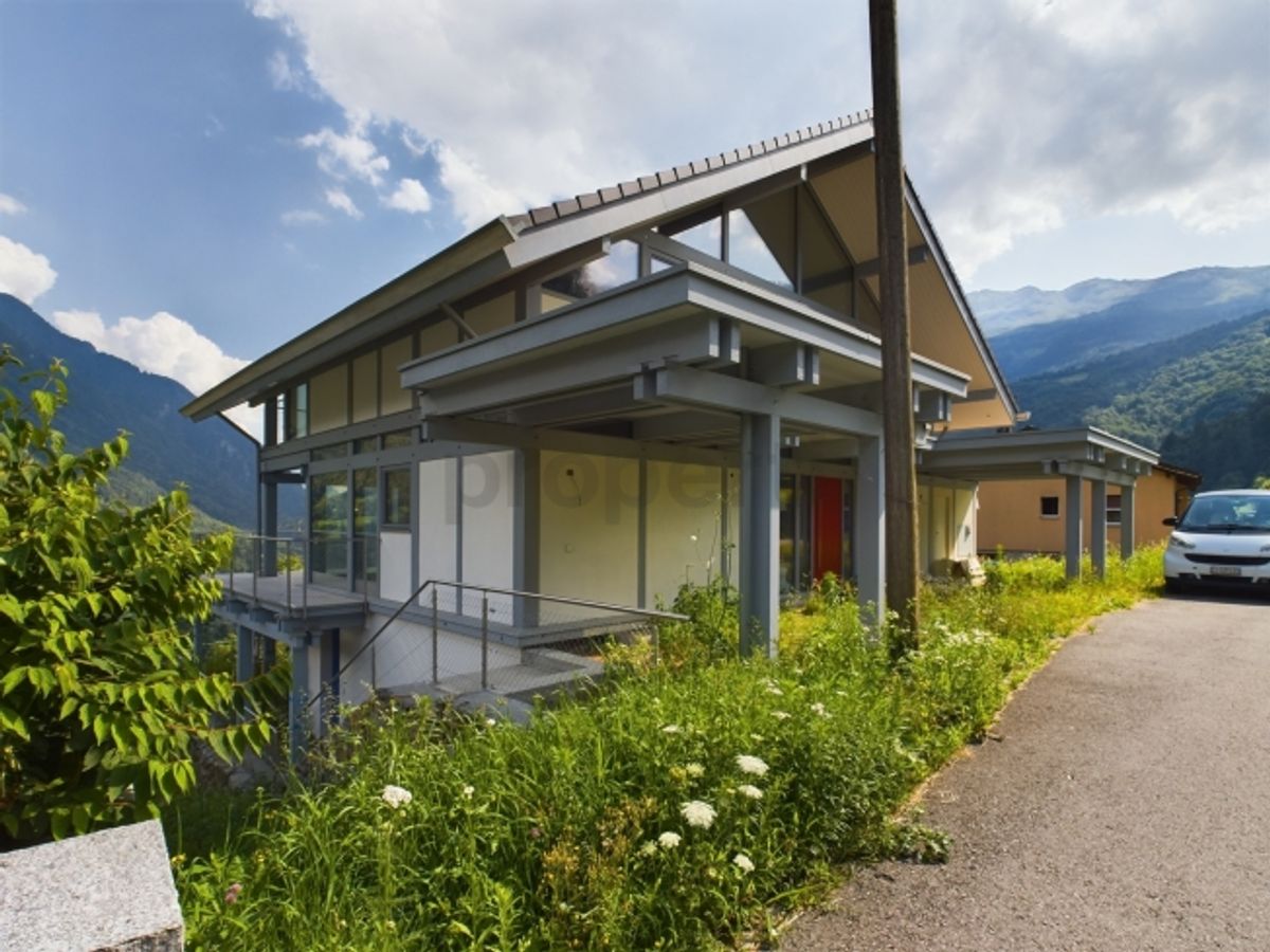 Moderna villa da 7.5 locali con vista panoramica ad Acquarossa - Val Blenio - 0