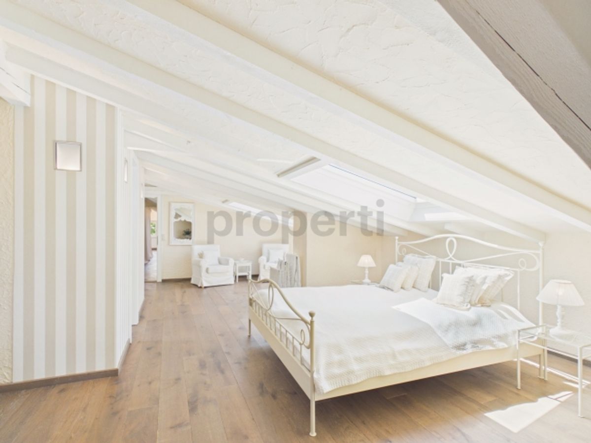 Exklusive Villa mit grandiosem Pool und unverbaubarem Panoramablick - 8