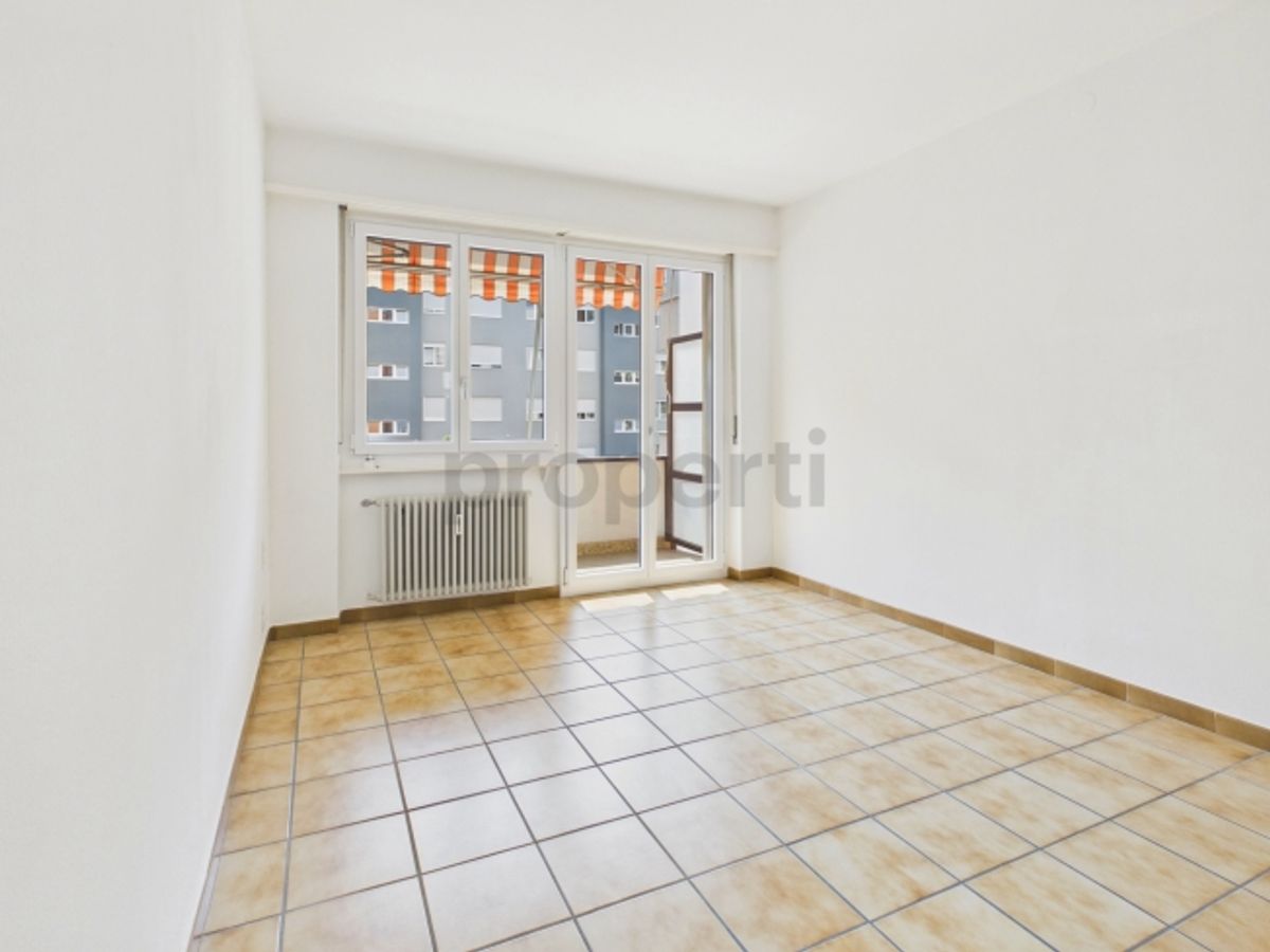Elegante appartamento rinnovato con balcone - 1