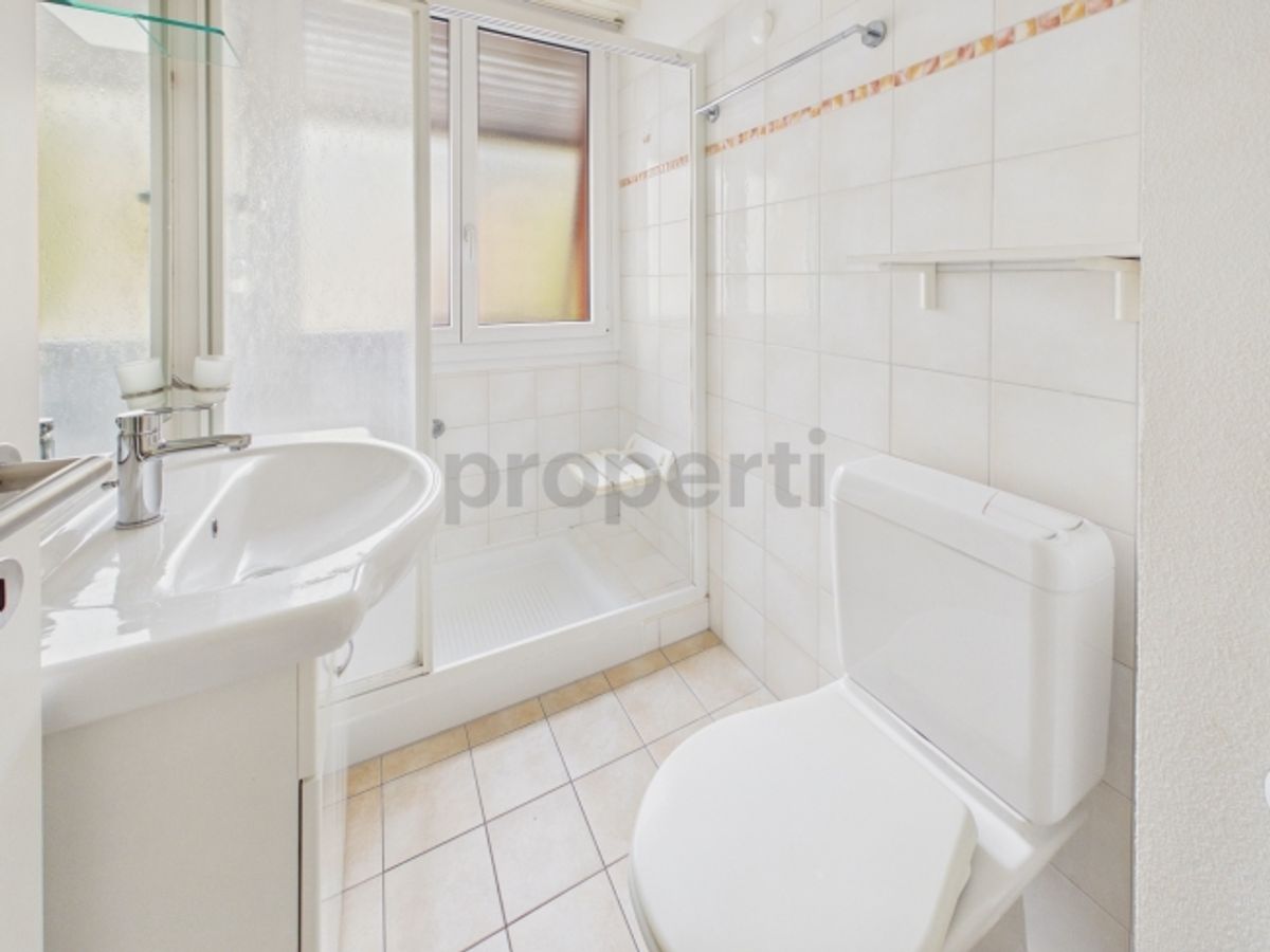 Elegante appartamento rinnovato con balcone - 7
