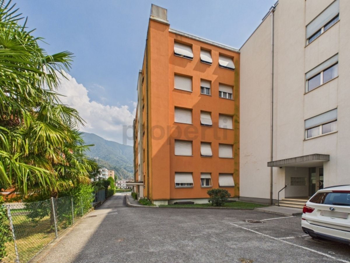 Elegante appartamento rinnovato con balcone - 8