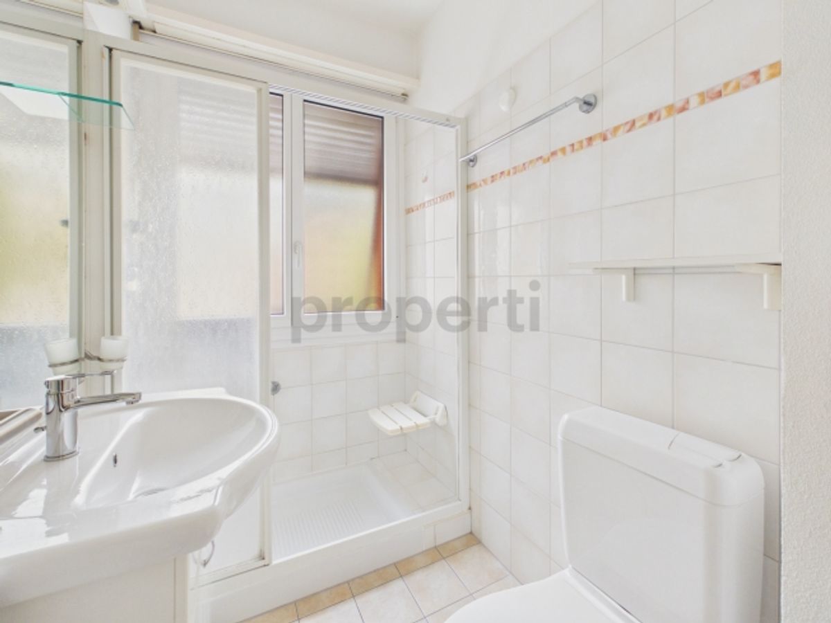 Elegante appartamento rinnovato con balcone - 9