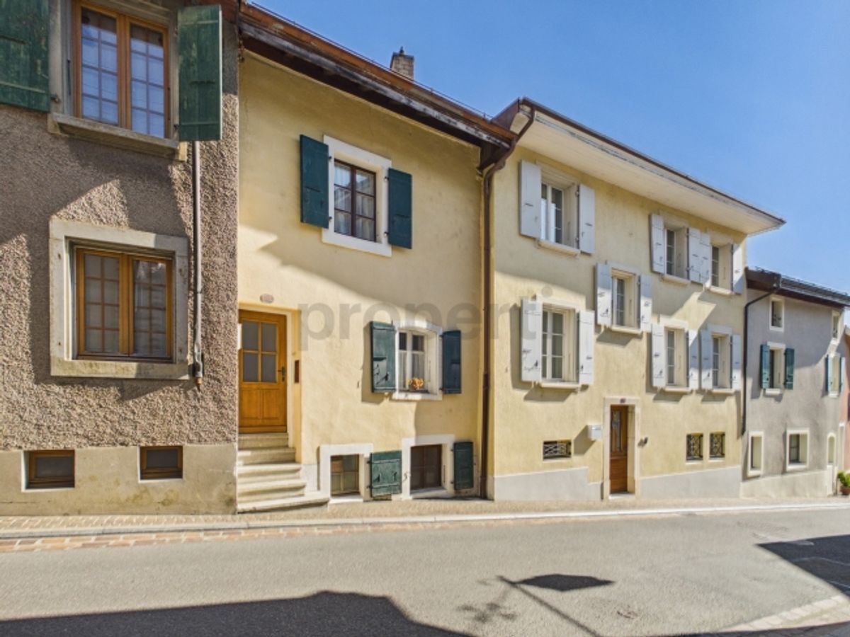 Maison élégamment rénovée au coeur d'Aubonne - 0