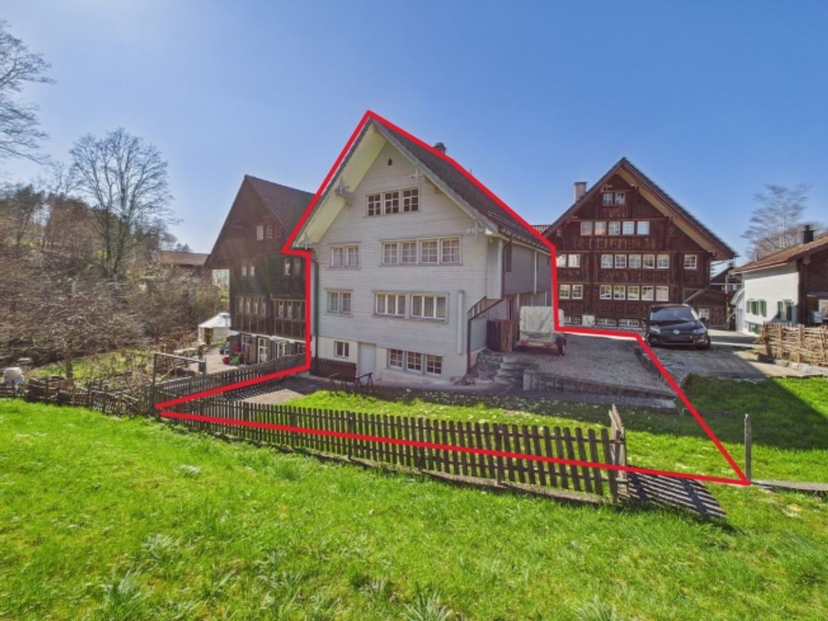 Historischer Charme trifft modernste Energetik Totalsaniert mit eigenem Garten und zwei Aussenstellplätzen - 0