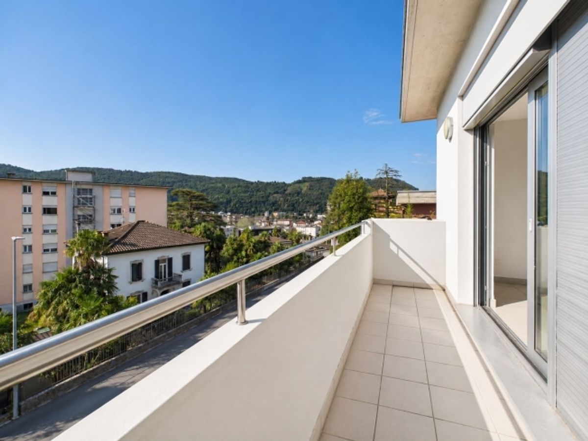 Splendido giardino privato, balcone vivibile, ambienti moderni in posizione tranquilla e senza spese condominiali - 4