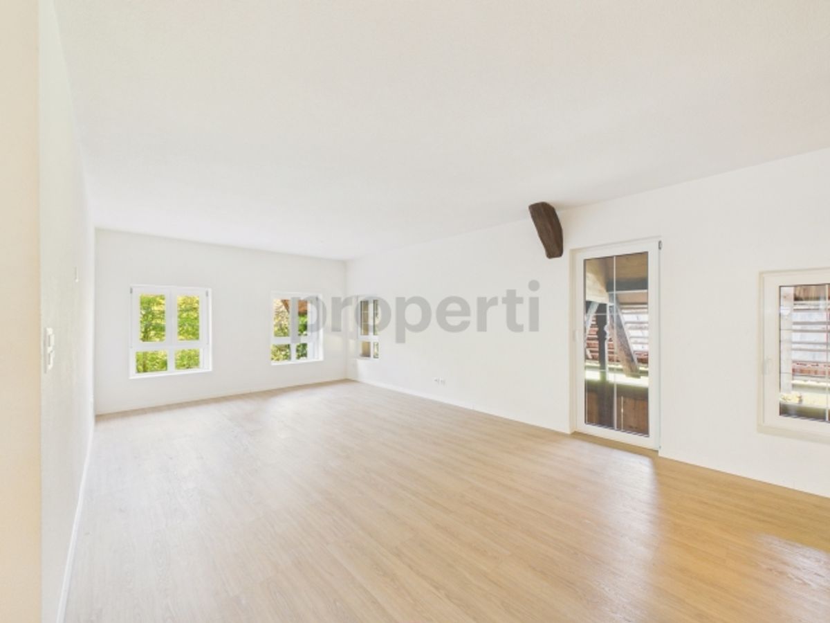 Stilvolle 5.5-Zimmer-Wohnung mit Balkon in Bolligen - 1