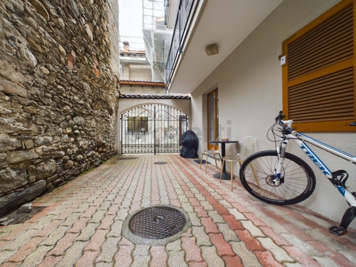 Gebäude mit 4 Wohneinheiten im Zentrum von Losone/ Vendesi palazzina di 4 unità immobiliari nel nucleo di Losone. - 7