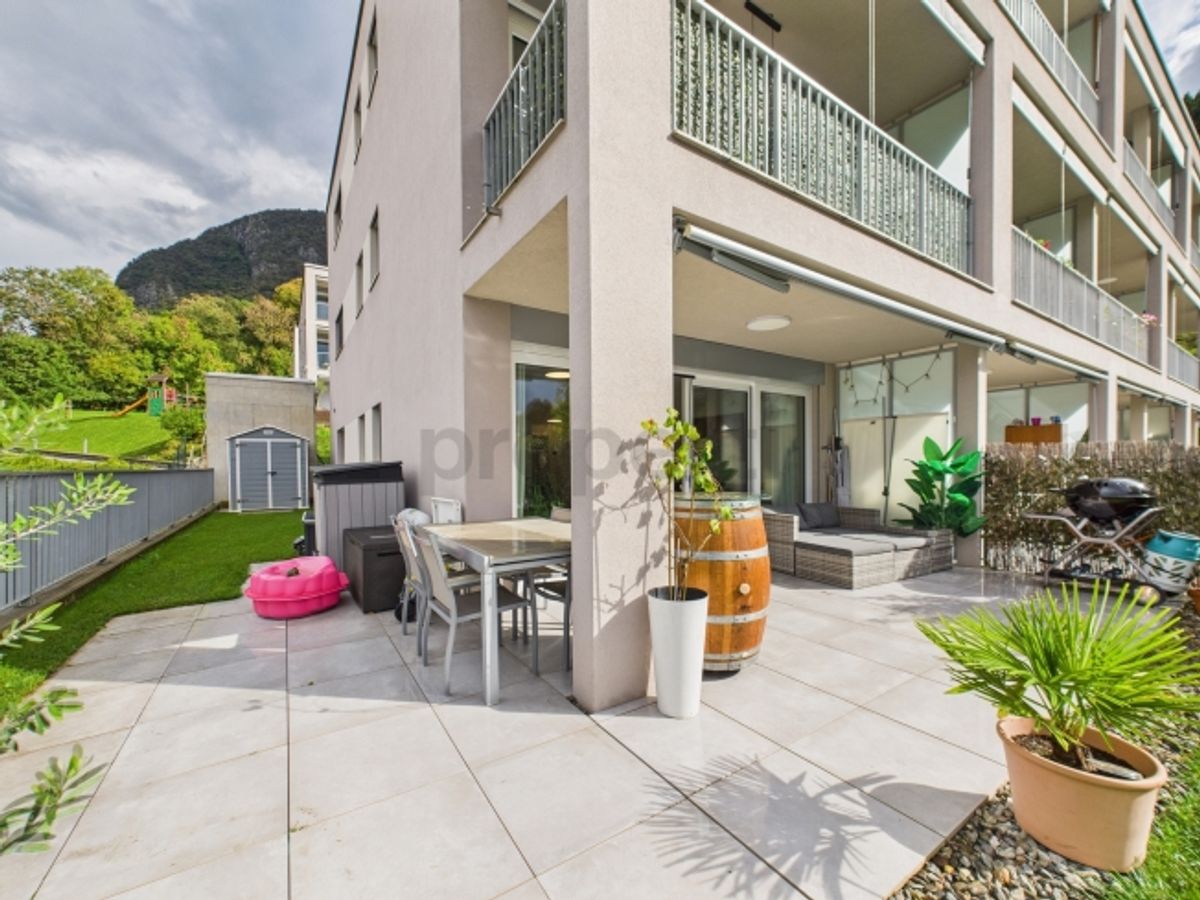 Eleganza moderna con giardino privato a Pazzallo - 10