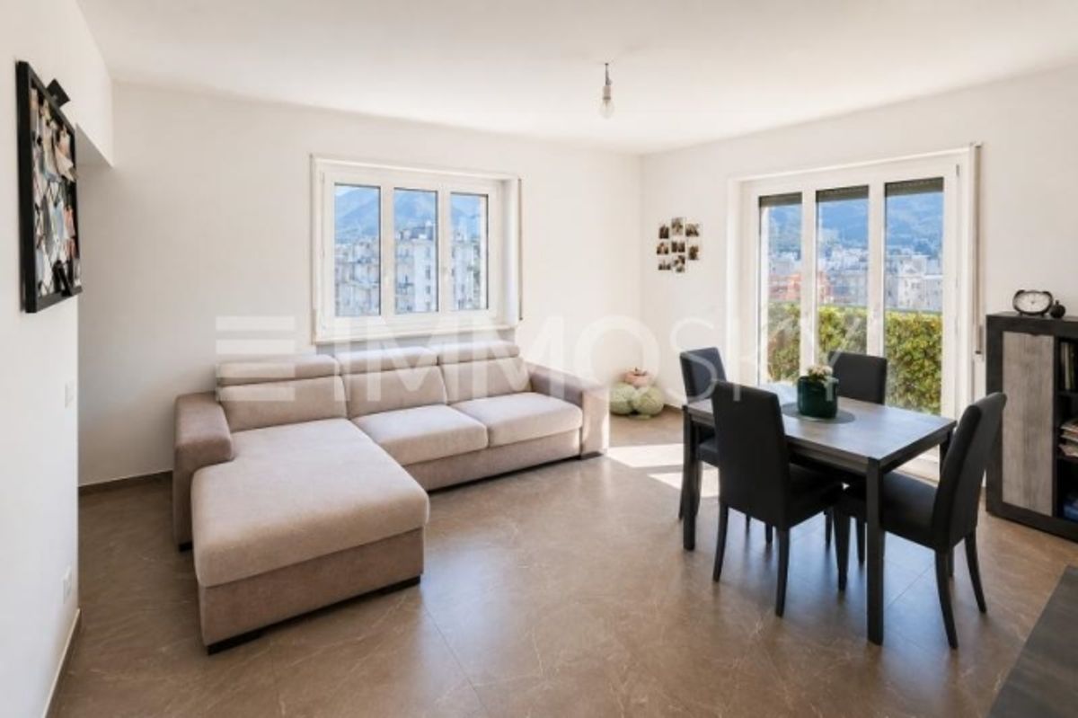Bellinzona 4,5-Zimmer-Wohnung mit Panoramabalkon - 0