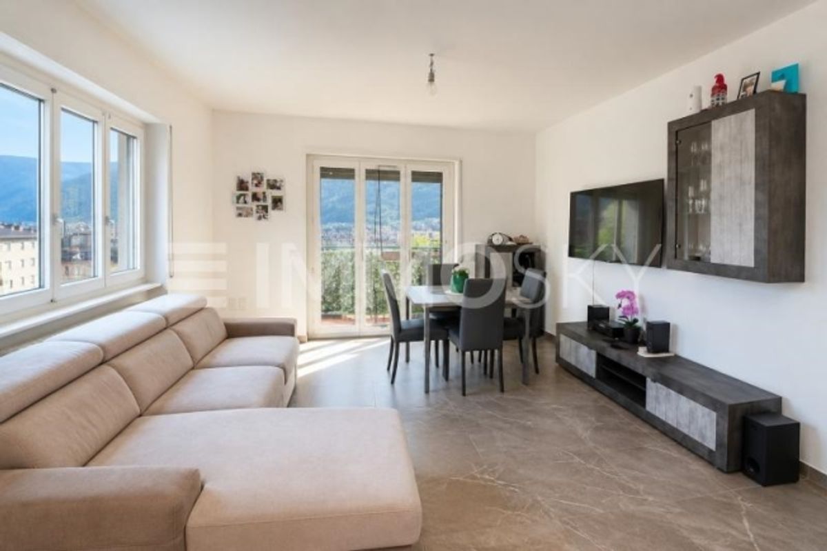 Bellinzona 4,5-Zimmer-Wohnung mit Panoramabalkon - 1