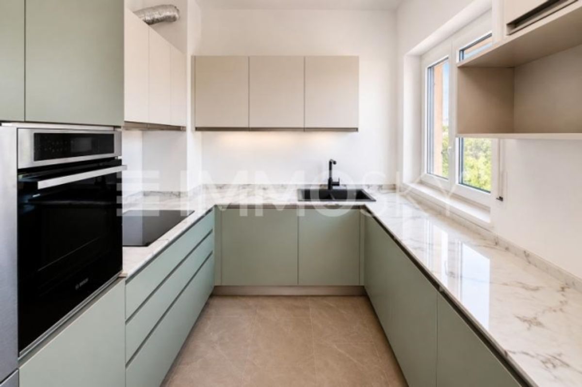 Bellinzona 4,5-Zimmer-Wohnung mit Panoramabalkon - 2