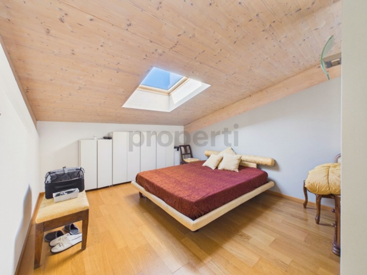 Palazzina ristrutturata nel cuore di Contone un affascinante attico duplex e due appartamenti già locati. - 3