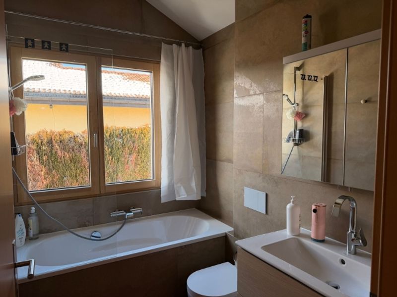 Moderne 5.5 pièces  élégante maison mitoyenne Minergie, au cSur de Lens - 10