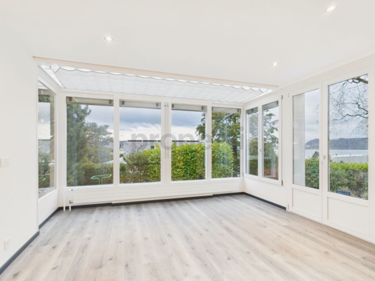 Moderne 6.5 pièces row-house rénovée avec jardin à La Neuveville - 0