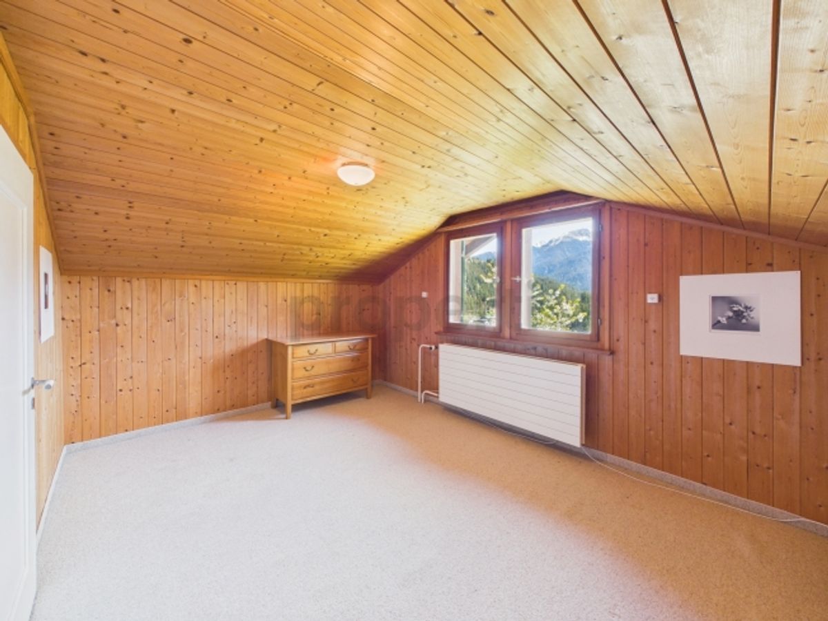 Grosszügiges 9 Zimmer-Haus mit vielseitigem Gestaltungsspielraum in Alvaschein - 5