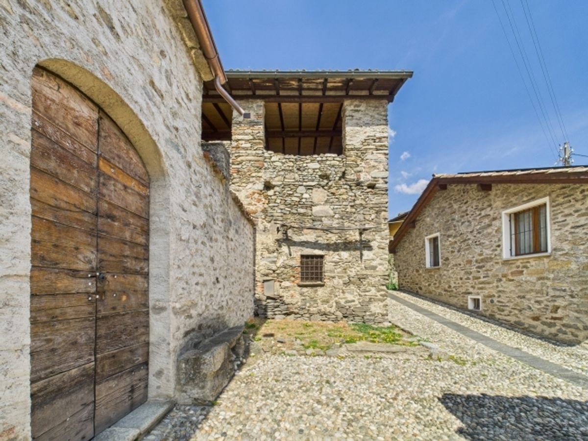 Rustico da ristrutturare nel cuore di Torricella/Con splendida vista sui paesi e sulle montagne Ottimo investimento - 0