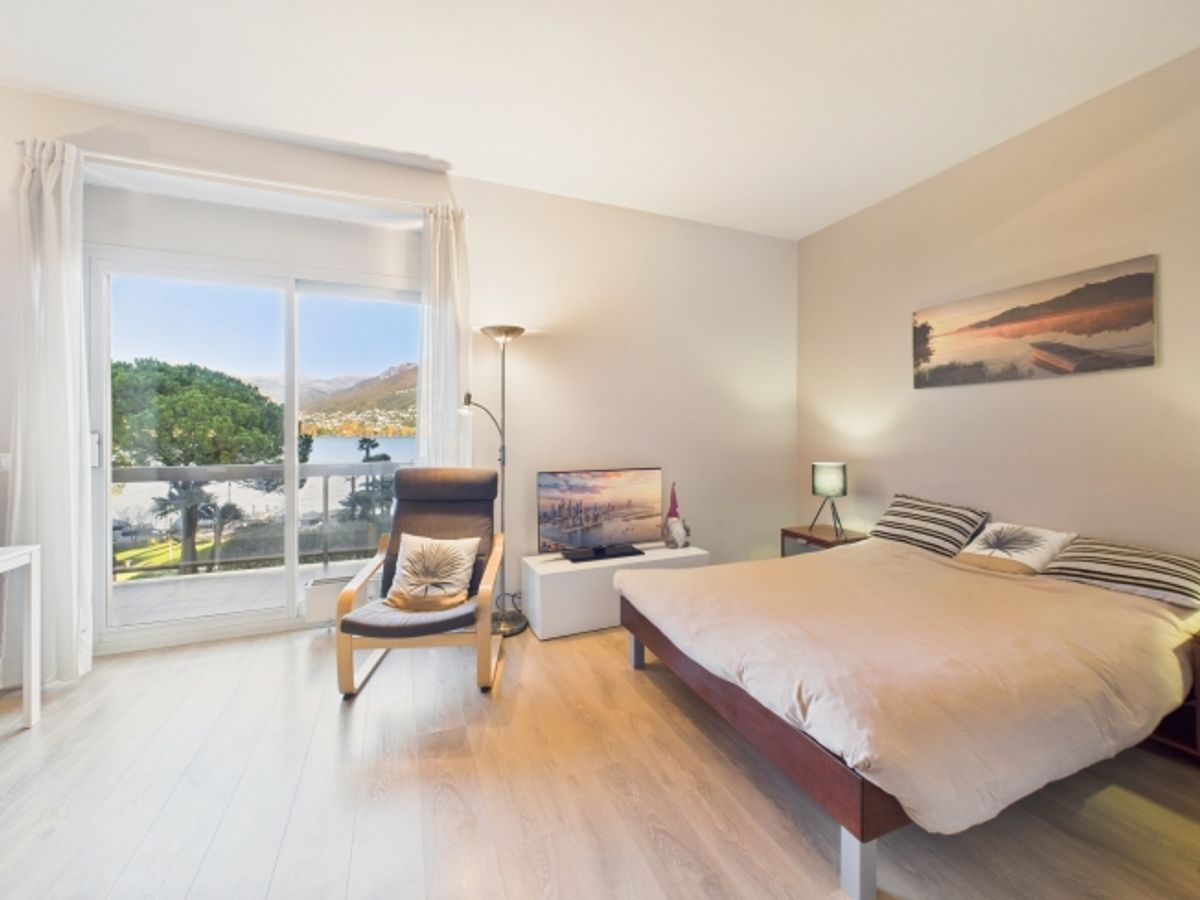 Paradiso elegante 1.5 locali ristrutturato fronte lago, ideale anche come investimento - 1