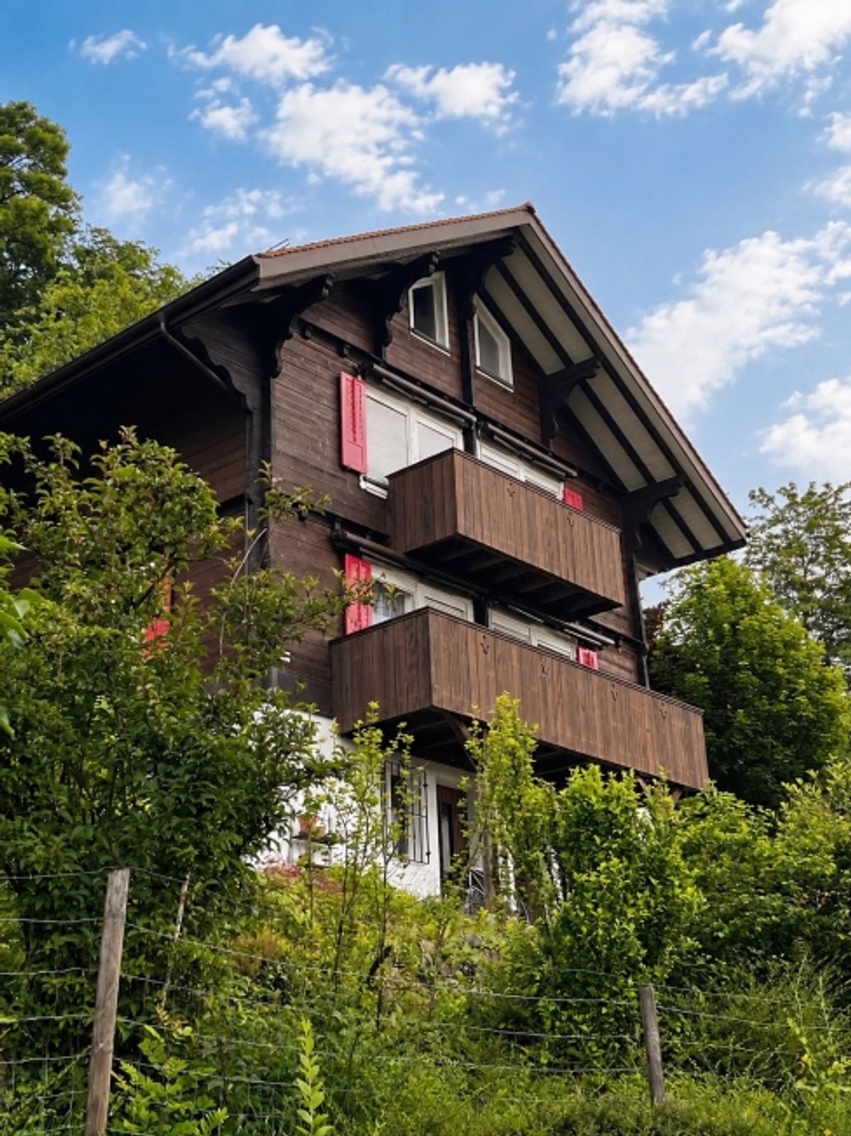 Charmantes Haus im Chalet-Stil, von Natur umgeben und mit schöner Aussicht - 0