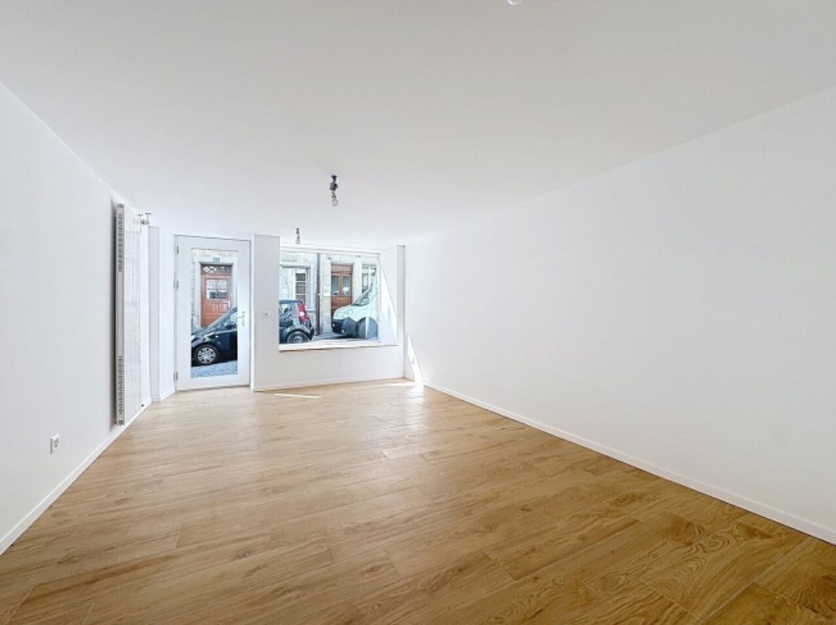 GESCHÄFTSRÄUMLICHKEITEN VON 60 M² IM HERZEN EINES HISTORISCHEN VIERTELS VON FRIBOURG! - 2