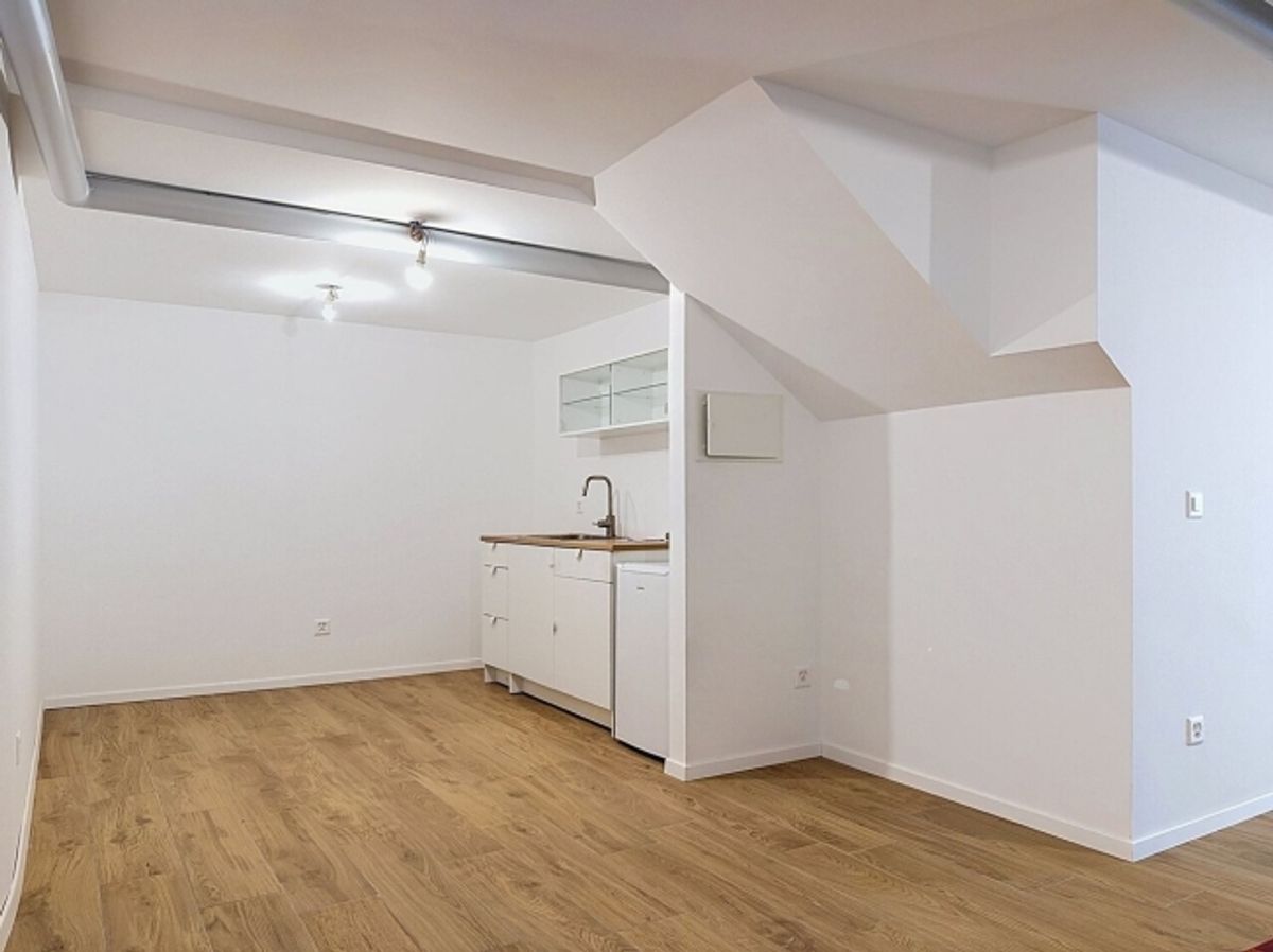 GESCHÄFTSRÄUMLICHKEITEN VON 60 M² IM HERZEN EINES HISTORISCHEN VIERTELS VON FRIBOURG! - 3