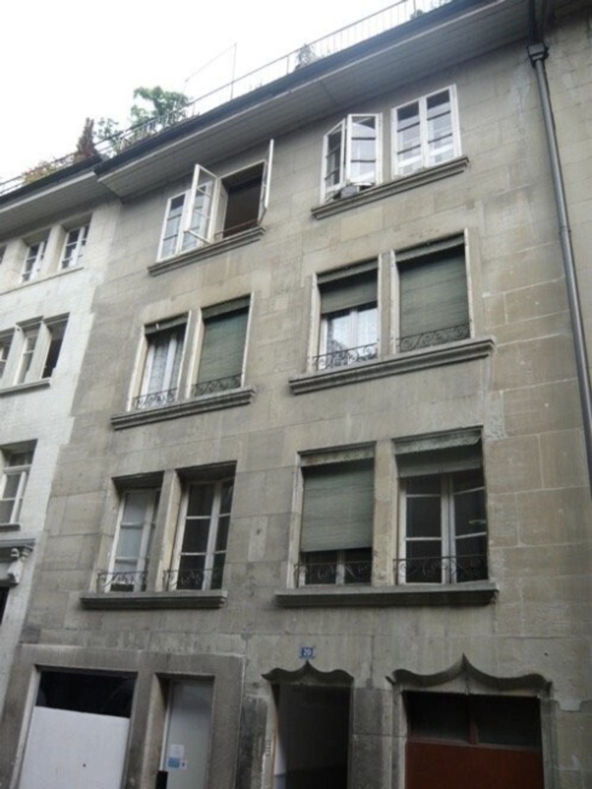 GESCHÄFTSRÄUMLICHKEITEN VON 60 M² IM HERZEN EINES HISTORISCHEN VIERTELS VON FRIBOURG! - 4