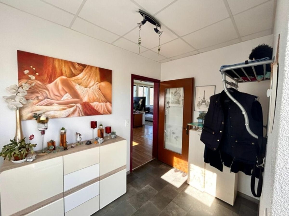 Freistehendes EFH, top Zustand, altershalber zu verkaufen, Bietverfahren Start Preis CHF 1.1 Mill - 1
