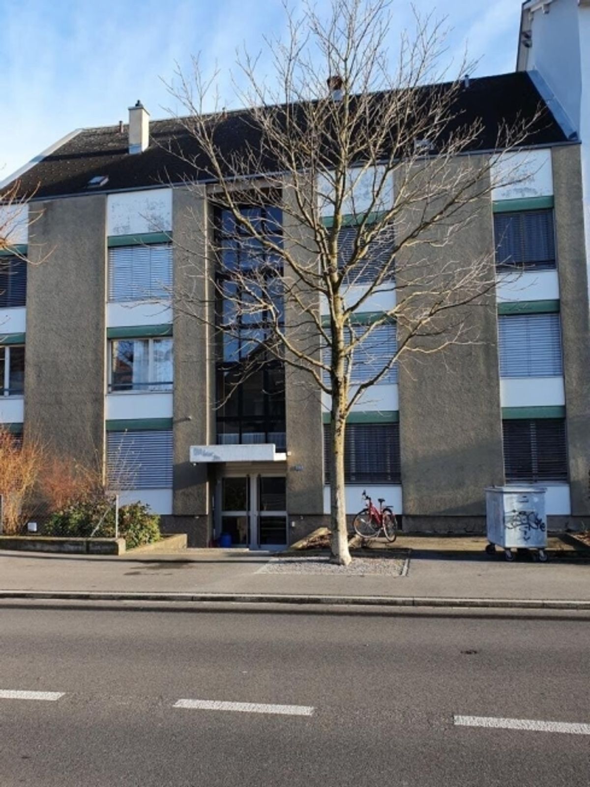 BEFRISTETES STUDIO IN BAHNHOFSNÄHE - 1