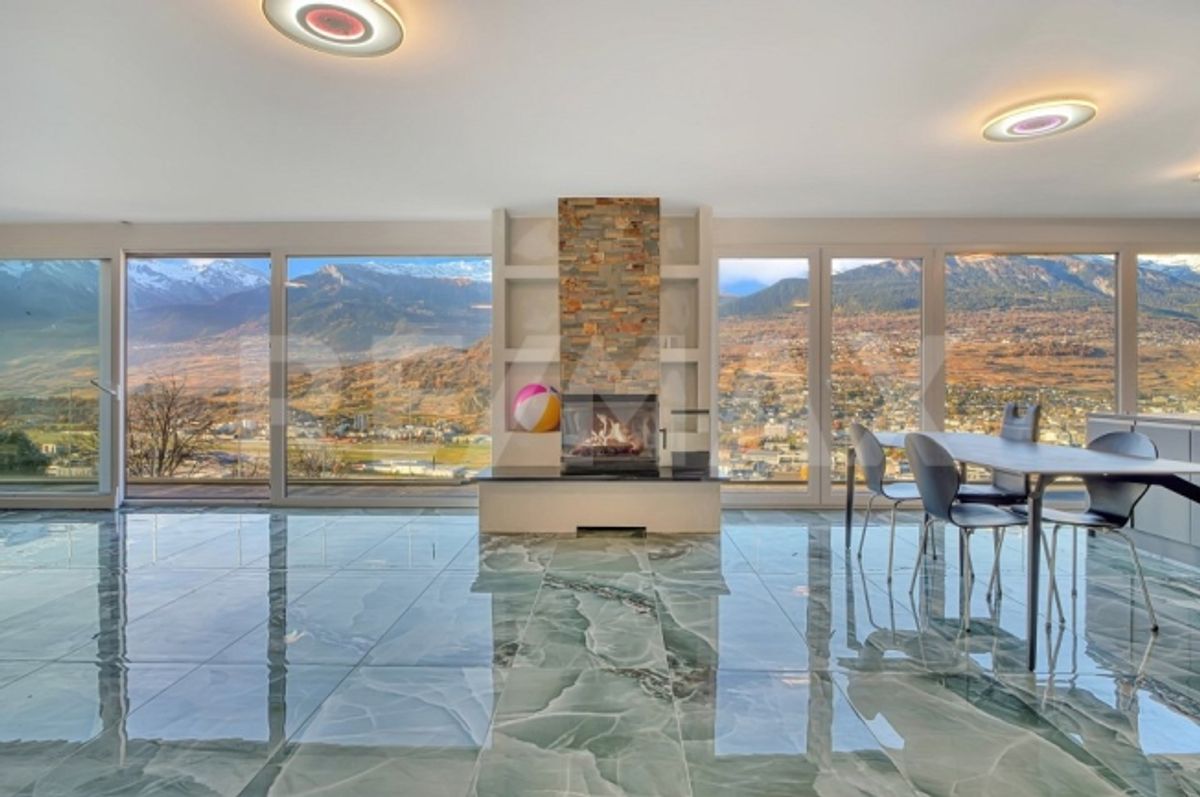 Neue Villa 2025 | Duplex 4,5p 151 m² verglaste Terrasse | Blick auf die Rhônetal-Höhen von Sion - 1