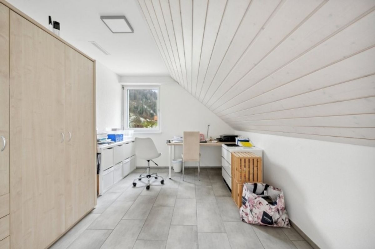 MODERNE 4.5 ZIMMER-WOHNUNG IN STÜSSLINGEN - 5