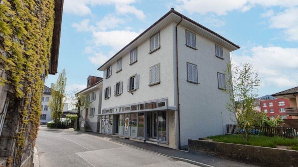 RAUM FÜR IHRE ERFOLGSGESCHICHTE IN REINACH AG - 0