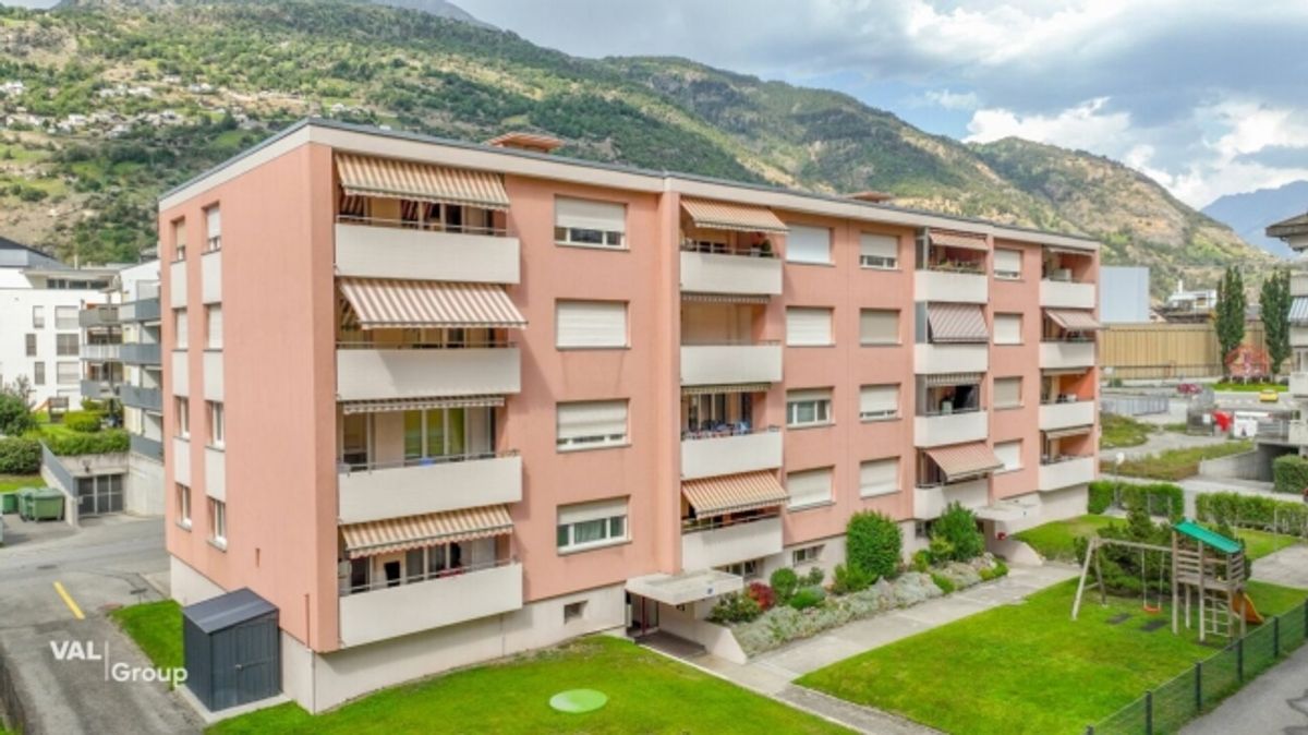 Zentrale 3.5-Zimmer-Wohnung mit Balkon in Visp - 0