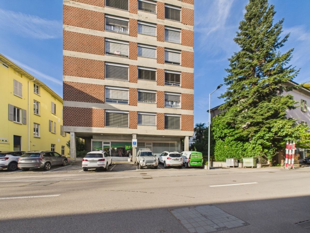Luminoso appartamento 3.5 locali nel cuore di Chiasso - 10