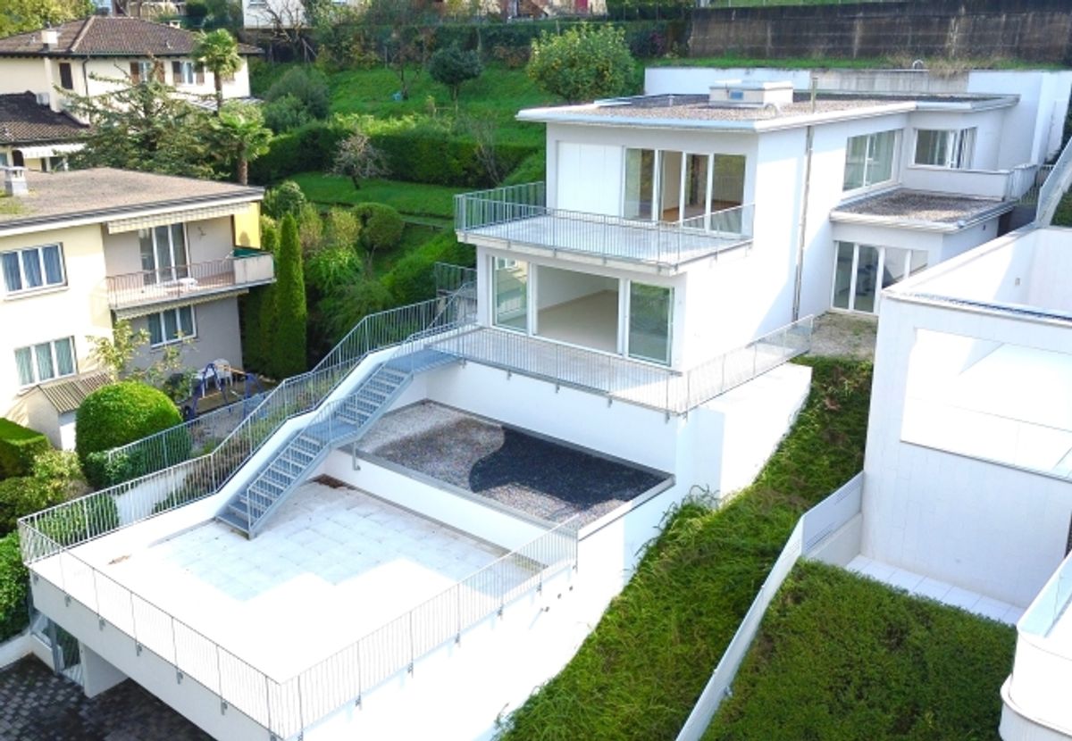 Villa da sogno a Lugano con 6,5 locali e vista mozzafiato - 0