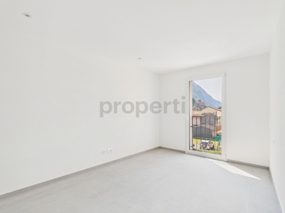 Moderno appartamento 3.5 locali con cantina, Biasca - 5