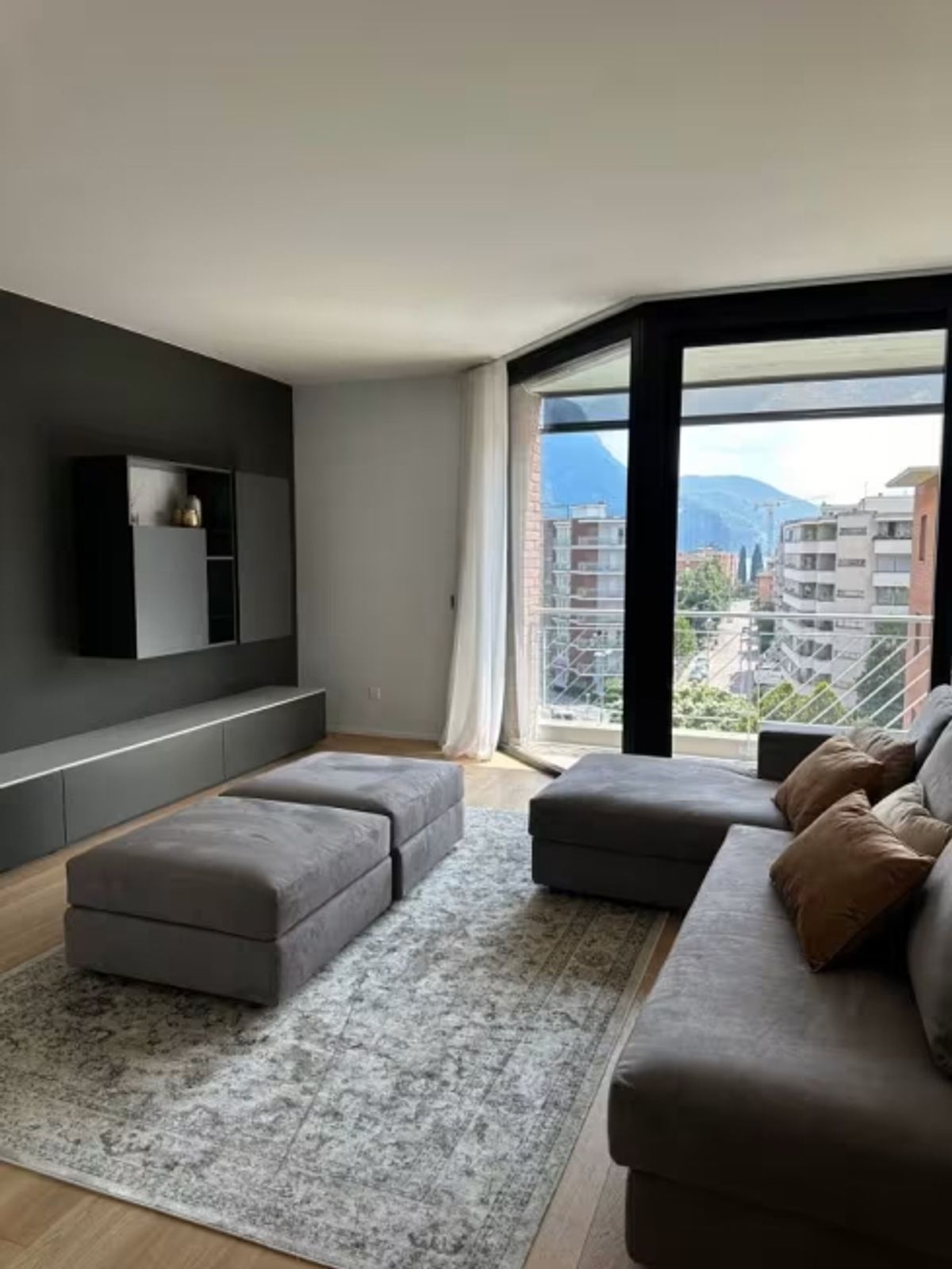 Attico duplex arredato, con terrazza vista lago in centro a Lugano - 1