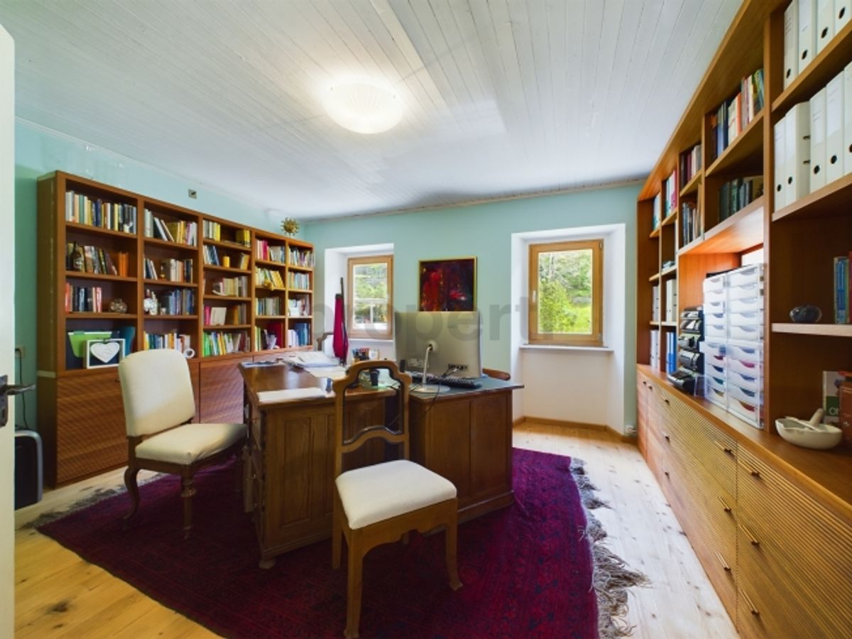 Pittoresca casa plurifamiliare con terreno nel cuore della Val di Blenio / Malvenfarbiges Mehrfamilienhaus mit Grundstück im Herzen des Bleniotals - 5