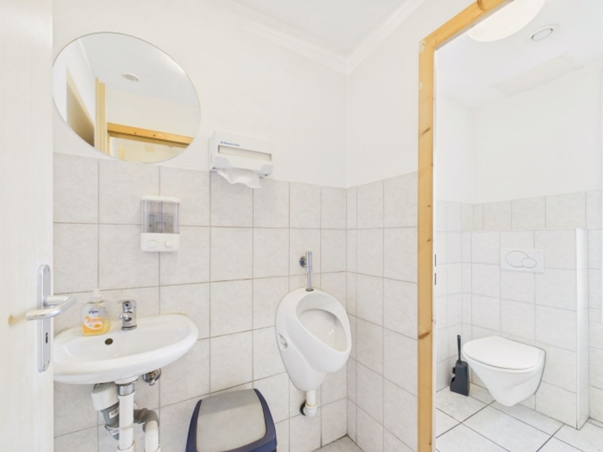 Zweifamilienhaus mit 3.5-Zimmer-Wohnung und Gewerbefläche (Kebab-Laden) im Erdgeschoss - 11