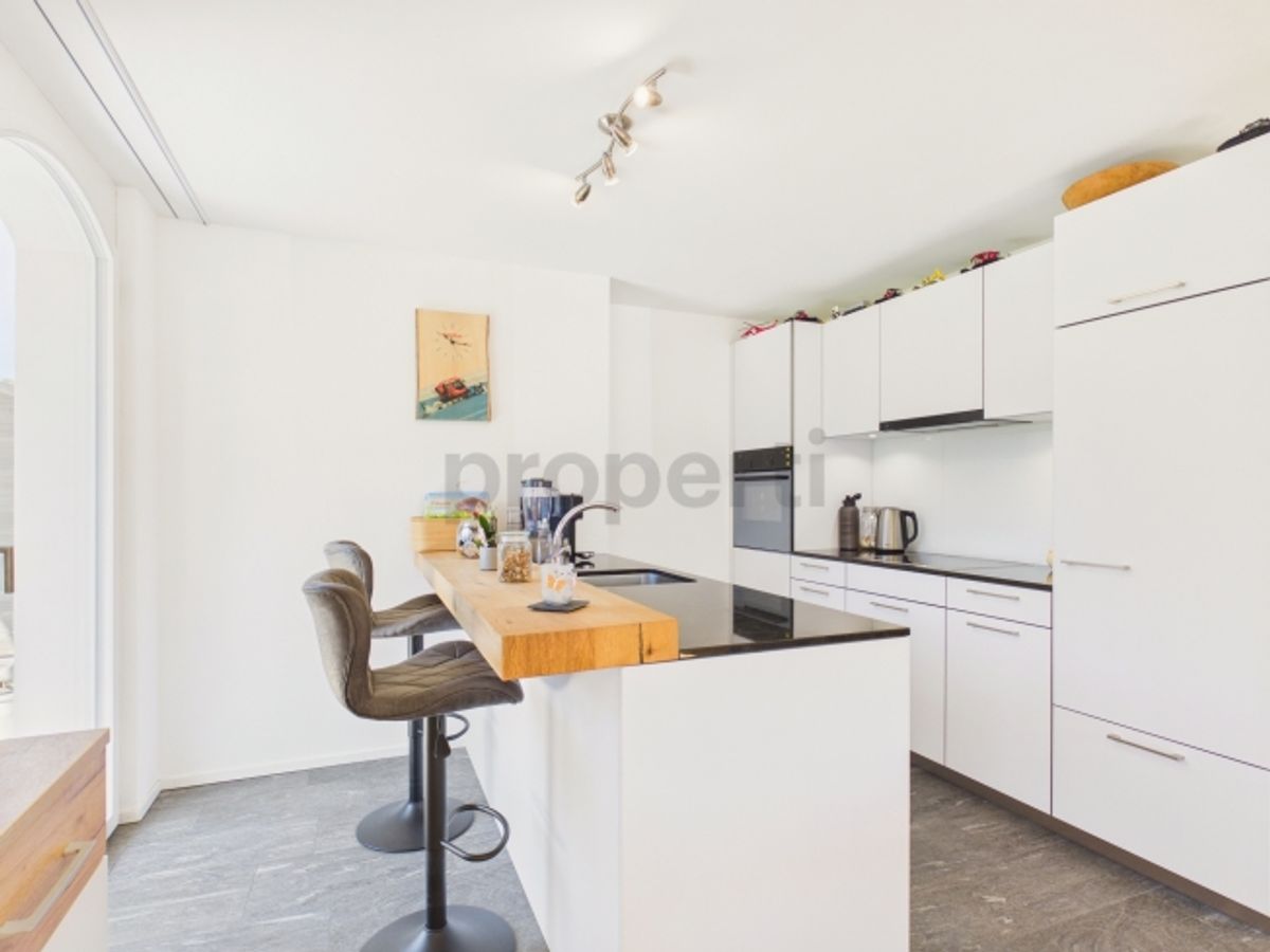 Moderne 2.5-Zimmer-Wohnung mit grossem Balkon in Rabius - 4