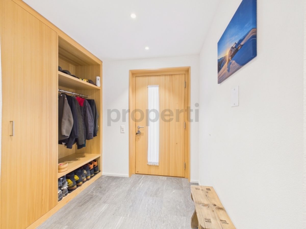 Moderne 2.5-Zimmer-Wohnung mit grossem Balkon in Rabius - 8
