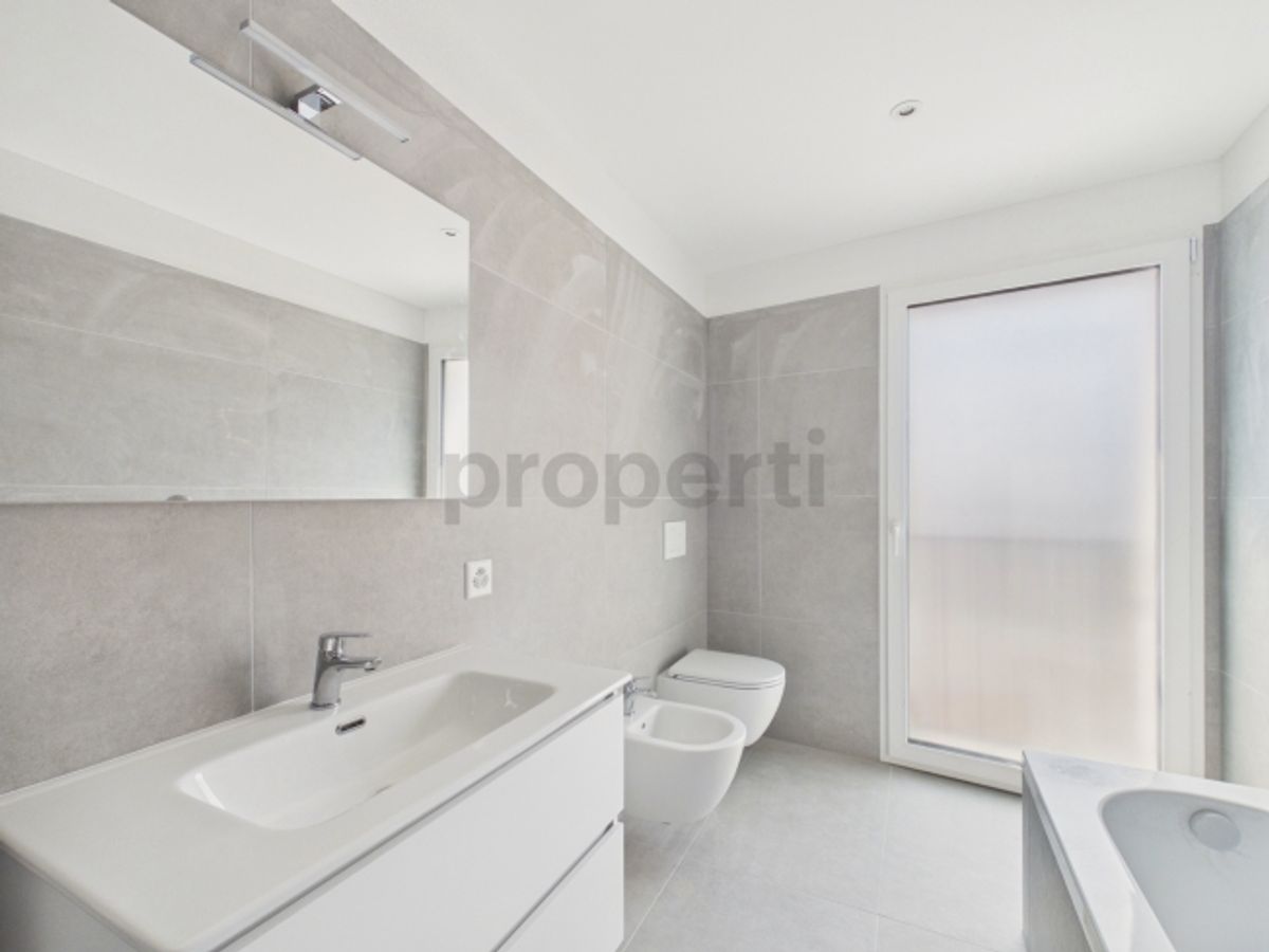 Moderno appartamento 3.5 locali con cantina, Biasca - 9