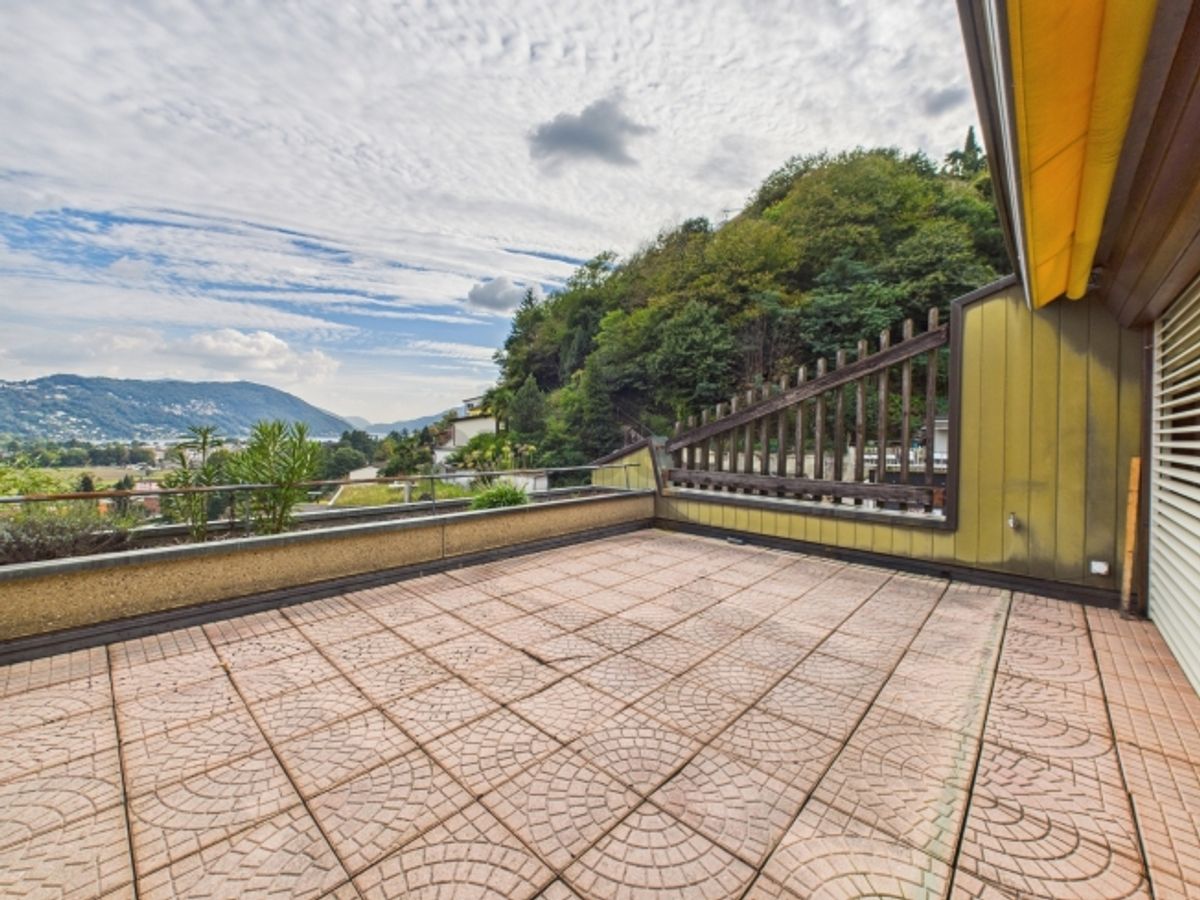 La casa perfetta per la famiglia spazio, luce e panorama (vista lago) - 0