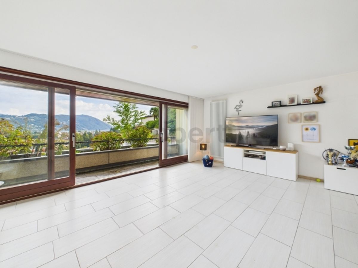 La casa perfetta per la famiglia spazio, luce e panorama (vista lago) - 1
