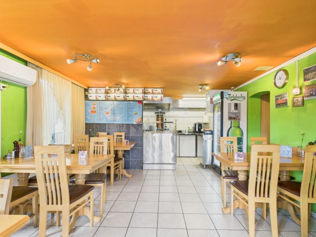 Zweifamilienhaus mit 3.5-Zimmer-Wohnung und Gewerbefläche (Kebab-Laden) im Erdgeschoss - 6