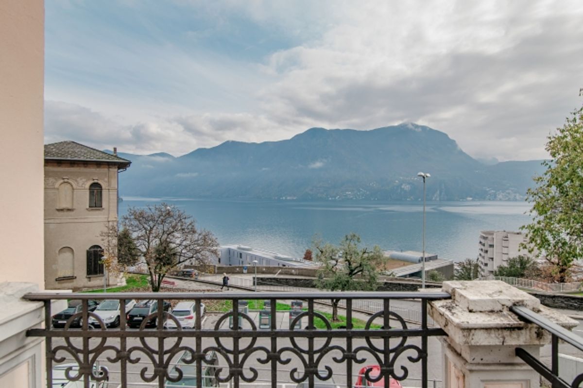 Villa di Lusso a Lugano Design Moderno e Vista Lago Mozzafiato / Luxuriöse Villa in Lugano Modernes Design und Atemberaubender Seeblick - 3