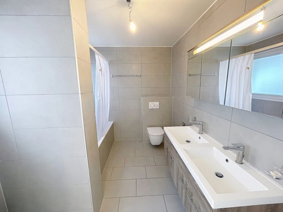 Geräumige Villa mit 5,5 Zimmern und Terrasse und Garten - 4
