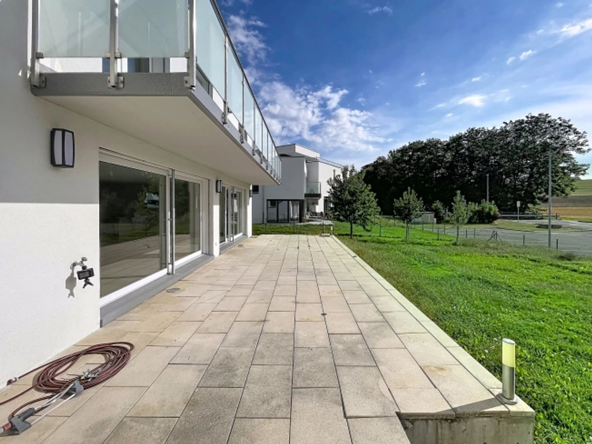 Geräumige Villa mit 5,5 Zimmern und Terrasse und Garten - 6