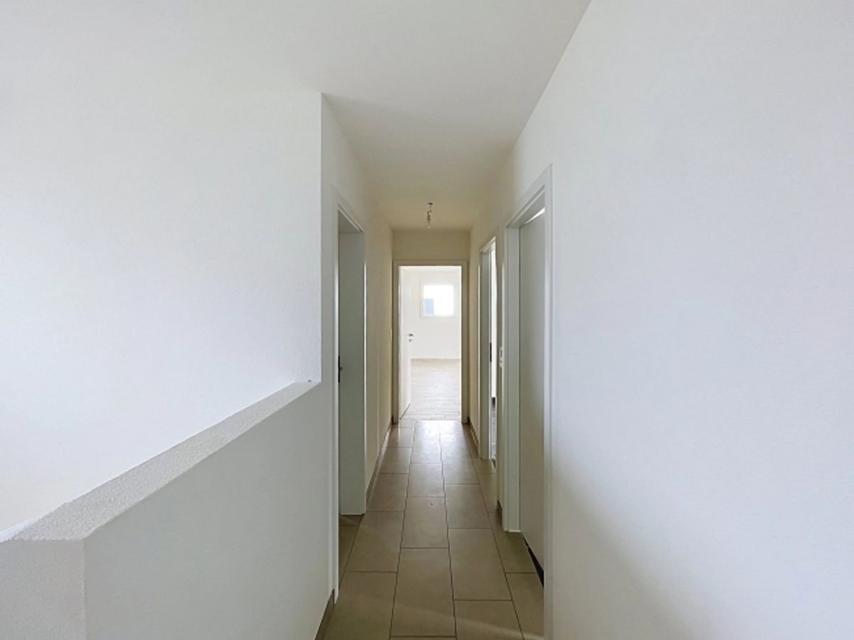 Geräumige Villa mit 5,5 Zimmern und Terrasse und Garten - 7