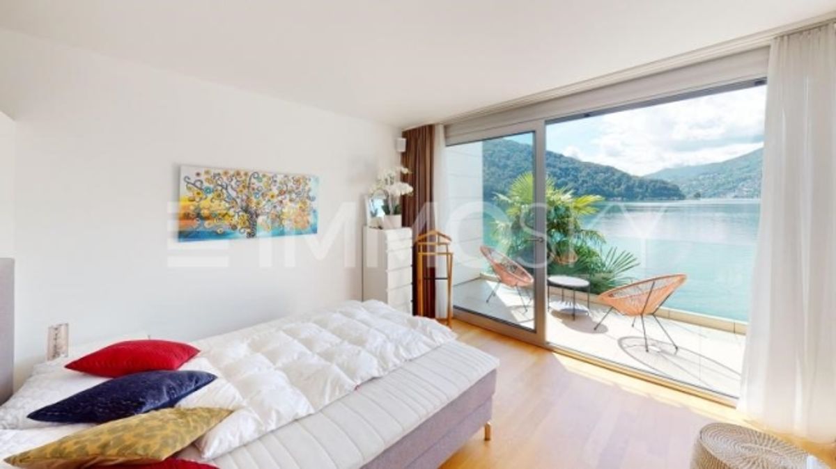 Elegante Villa in Bissone mit direktem Zugang zum Luganosee - 1